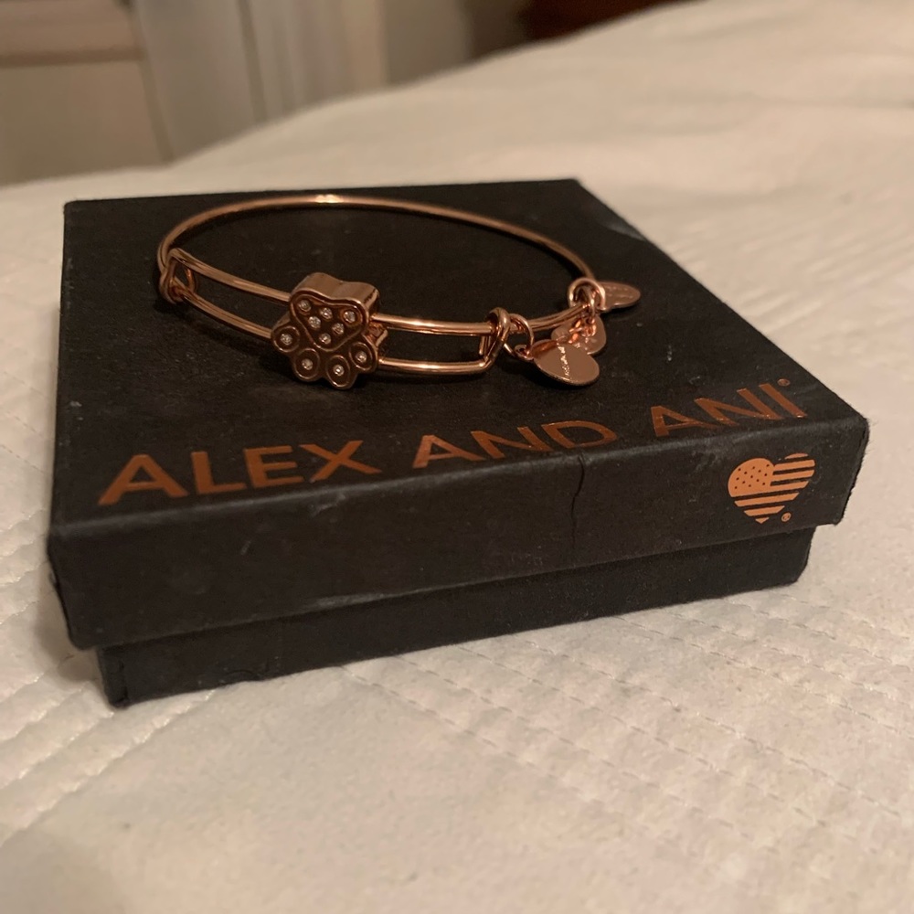 Alex & Ani PAW print bracelet